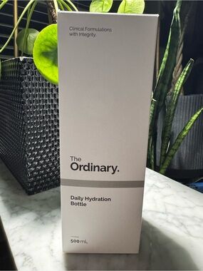 The Ordinary Glass Daily Hydration Bottle